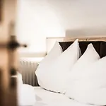 A Casa Smaragd Διαμέρισμα Ζόλντεν